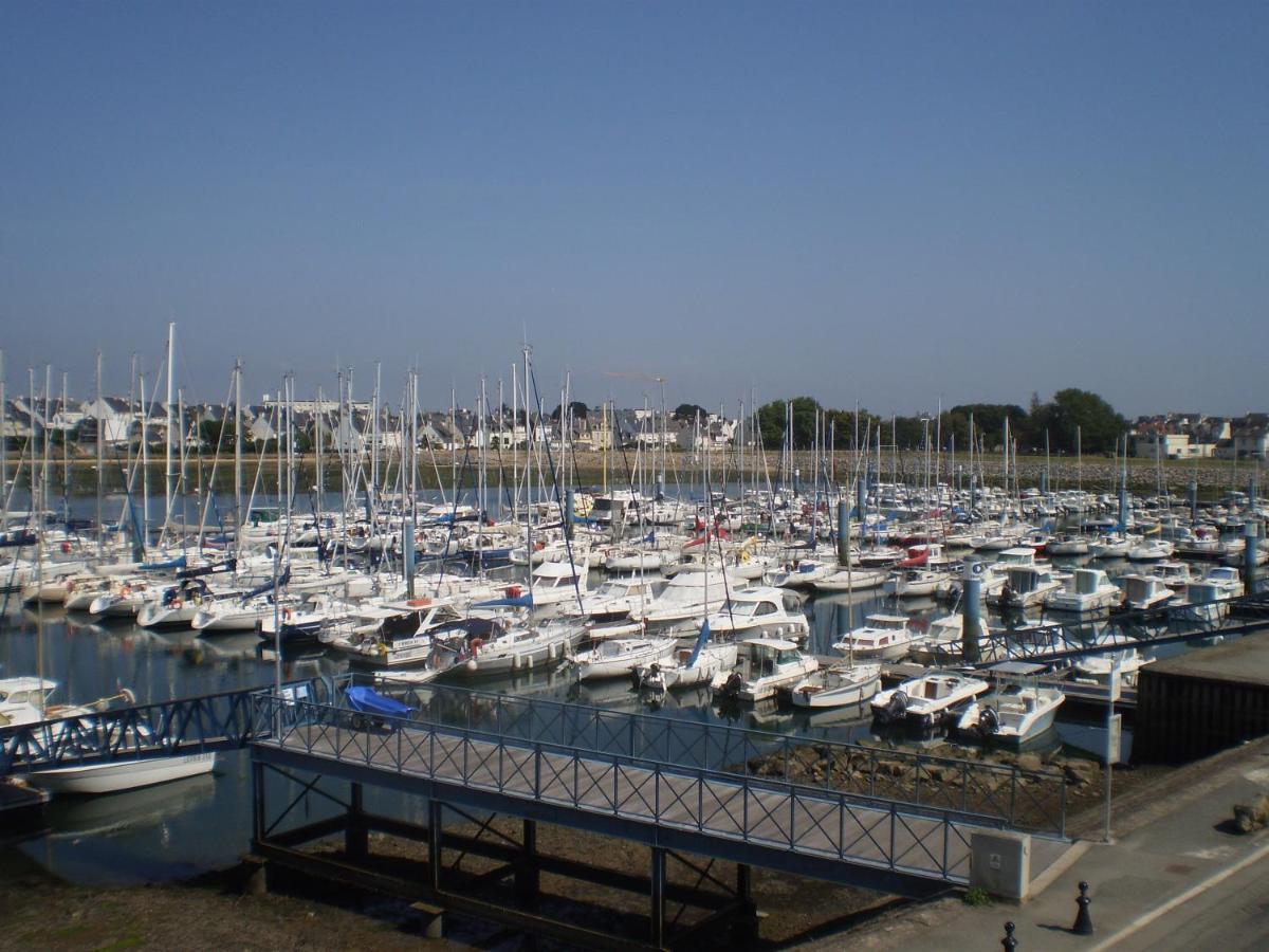 Celeste In Port-Louis Luaran gambar